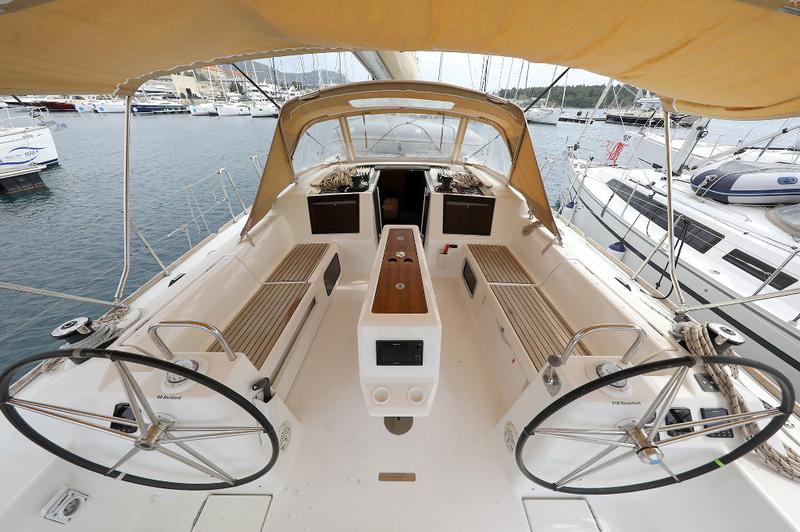 Book yachts online - sailboat - Dufour 460 Grand Large - CHUCK - rent