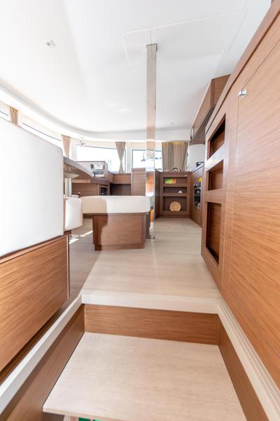 Book yachts online - catamaran - Lagoon 42 - SAPPHIRE - rent