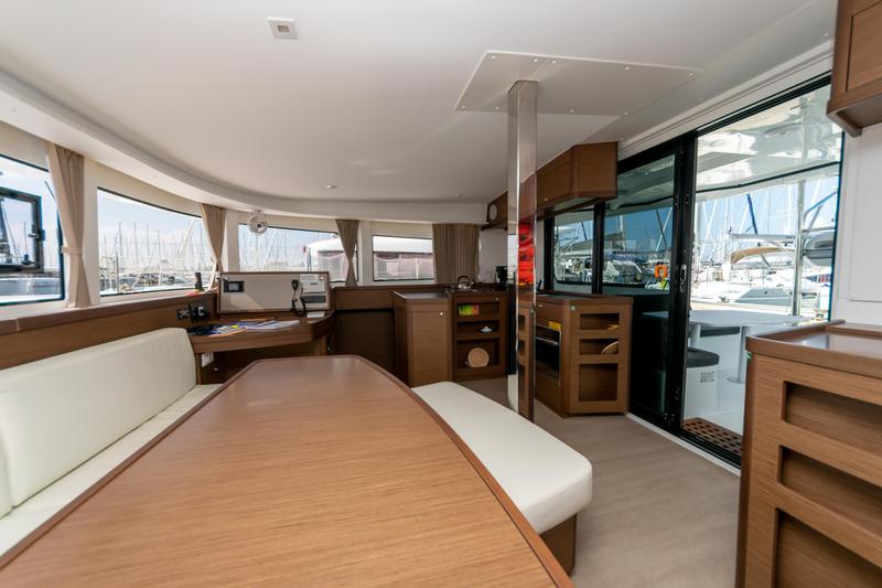 Book yachts online - catamaran - Lagoon 42 - SAPPHIRE - rent