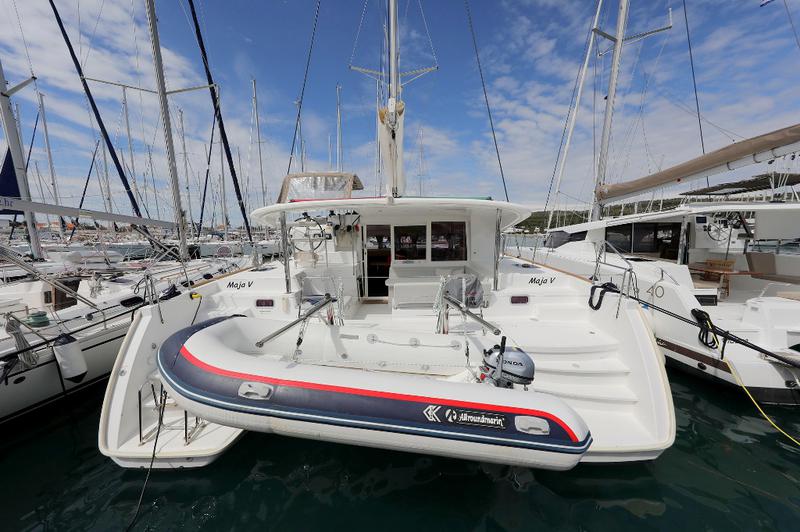 Book yachts online - catamaran - Lagoon 400 S2 - MAJA V - rent
