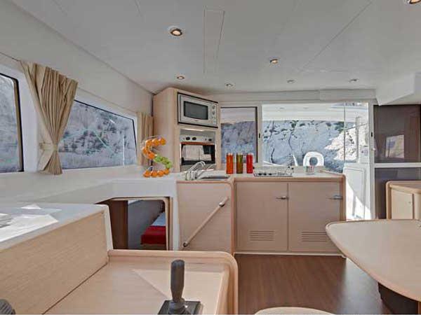 Book yachts online - catamaran - Lagoon 400 S2 - MAJA V - rent
