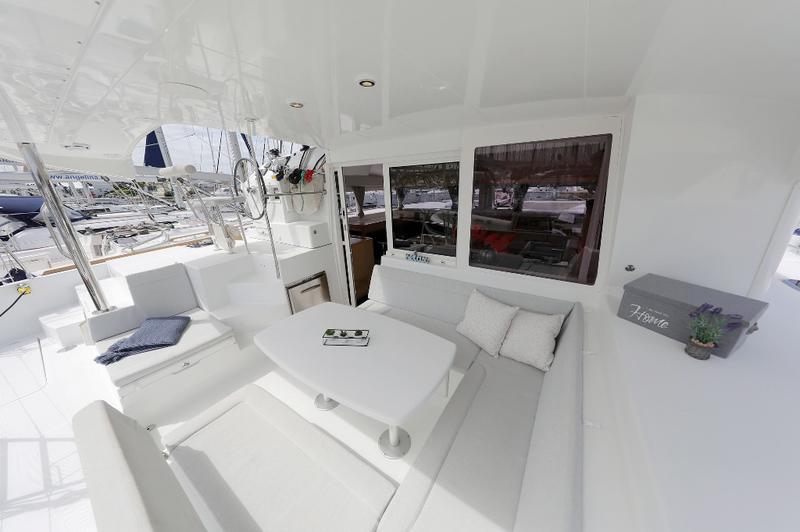 Book yachts online - catamaran - Lagoon 400 S2 - MAJA V - rent