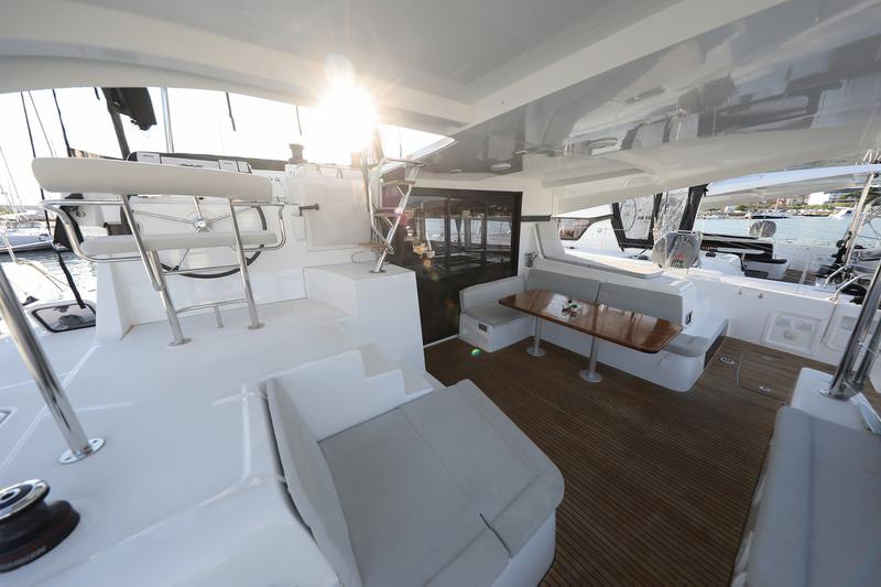 Book yachts online - catamaran - Lagoon 42 - EASY COURSE - rent