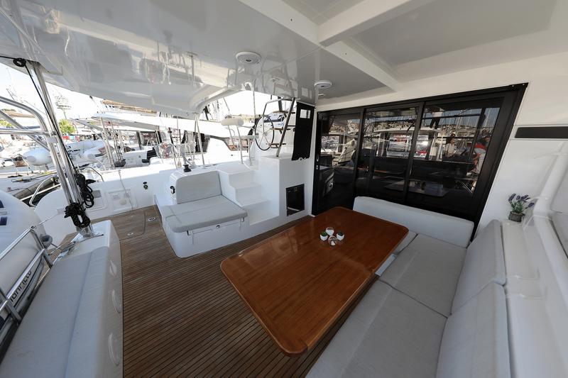Book yachts online - catamaran - Lagoon 42 - EASY COURSE - rent