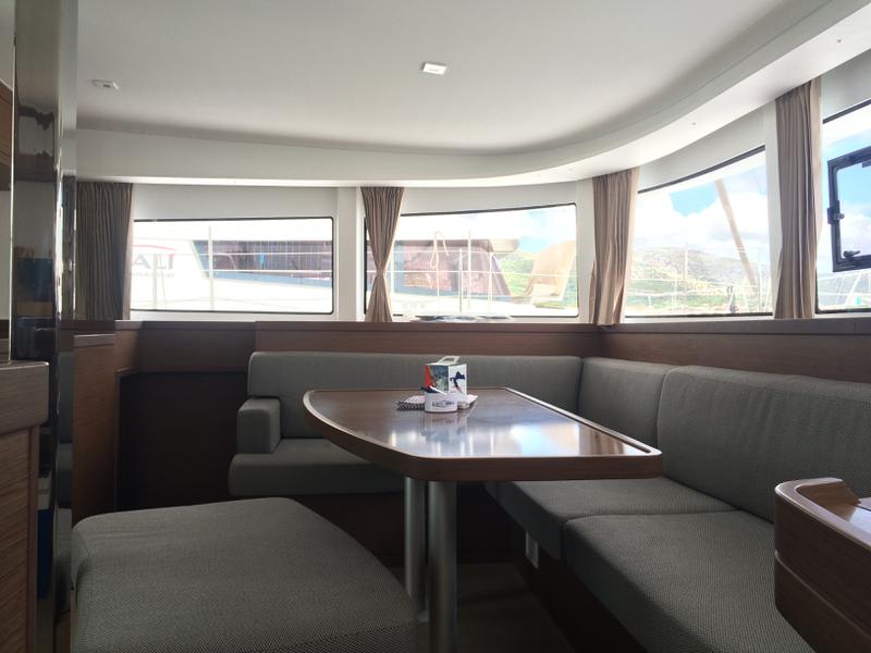 Book yachts online - catamaran - Lagoon 42 - EASY COURSE - rent