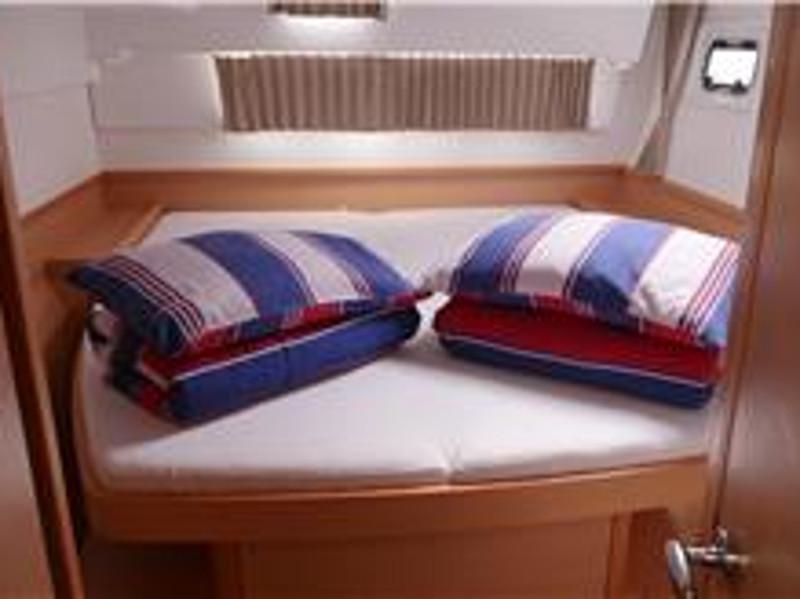 Book yachts online - catamaran - Lagoon 42 - EASY COURSE - rent