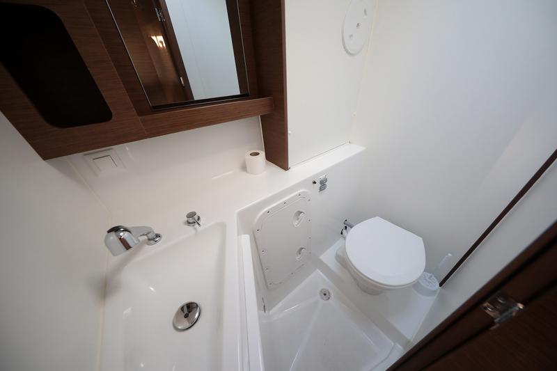 Book yachts online - catamaran - Lagoon 42 - EASY COURSE - rent