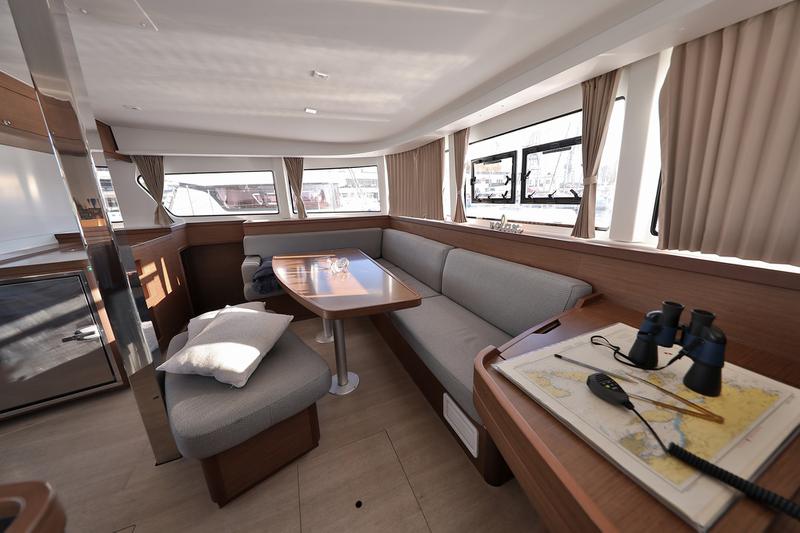 Book yachts online - catamaran - Lagoon 42 - EASY COURSE - rent