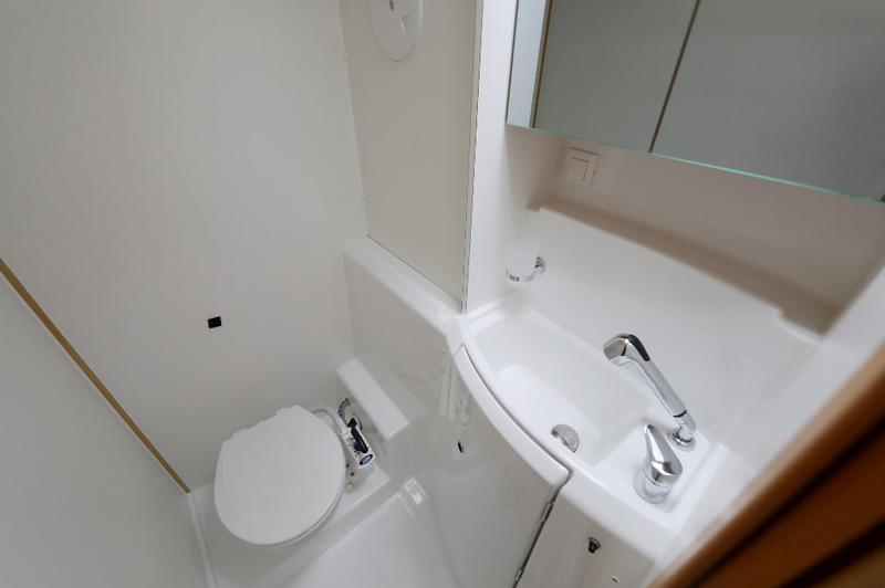 Book yachts online - catamaran - Lagoon 400 S2 - KINGA V - rent