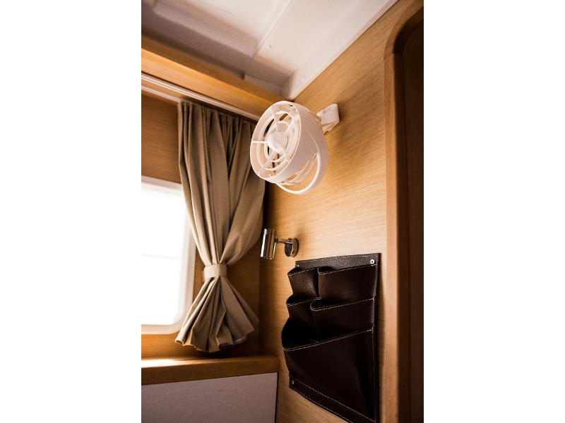 Book yachts online - catamaran - Lagoon 400 S2 - KINGA V - rent