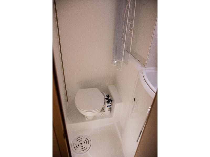 Book yachts online - catamaran - Lagoon 400 S2 - KINGA V - rent