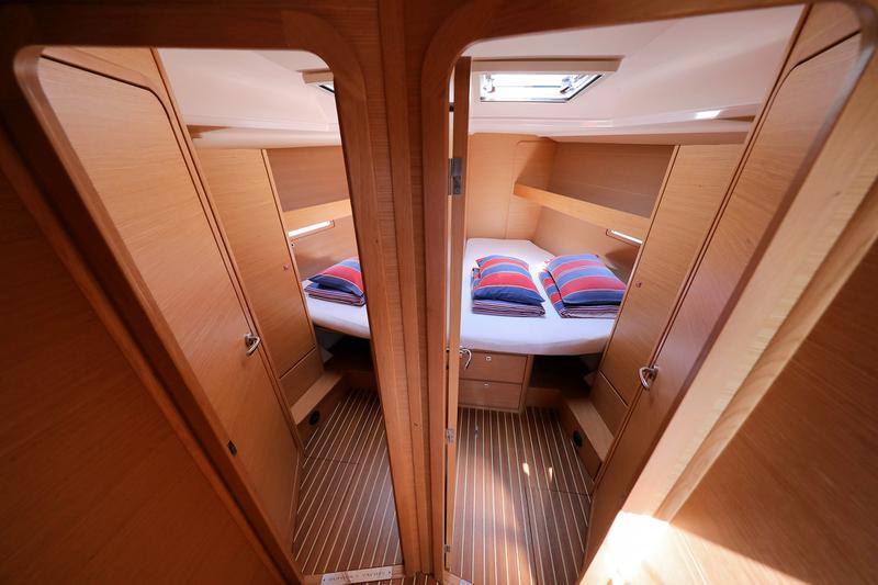 Book yachts online - sailboat - Dufour 460 Grand Large - SANTA ROSA - rent