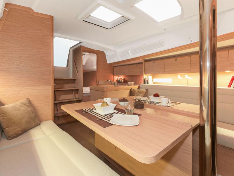 Book yachts online - sailboat - Dufour 350 Grand Large - FENIKS - rent