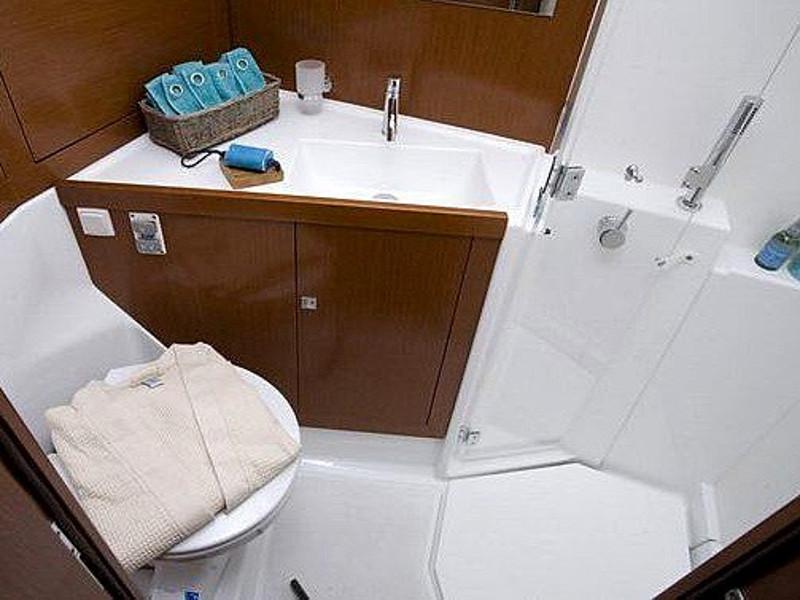 Book yachts online - sailboat - Oceanis 45 - BARBARELLA II - rent