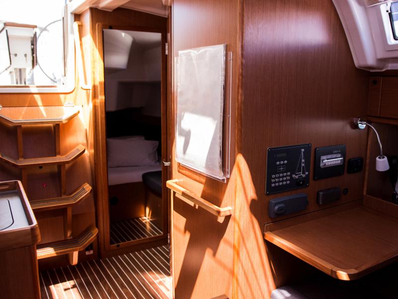 Book yachts online - sailboat - Bavaria Cruiser 37 - ANGELIC - rent