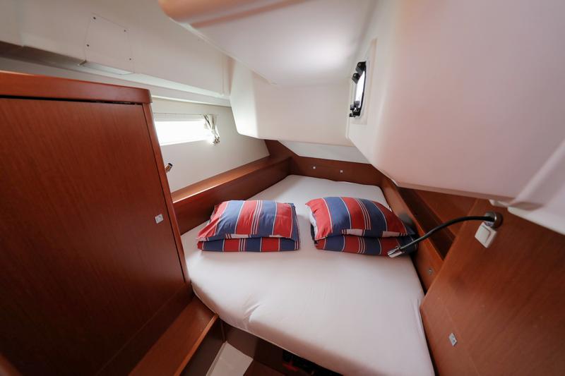 Book yachts online - sailboat - Oceanis 45-4 CABINS - ZEPHYRA - rent