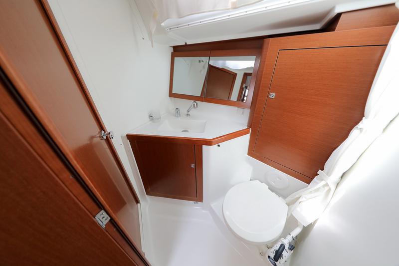 Book yachts online - sailboat - Oceanis 45-4 CABINS - ZEPHYRA - rent