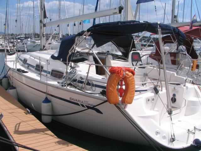 Book yachts online - sailboat - Bavaria Cruiser 37 - KALISPERA - rent