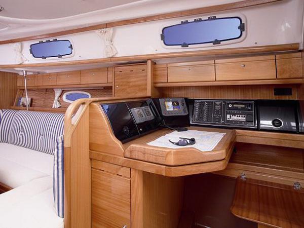 Book yachts online - sailboat - Bavaria Cruiser 37 - KALISPERA - rent