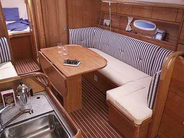 Book yachts online - sailboat - Bavaria Cruiser 37 - KALISPERA - rent