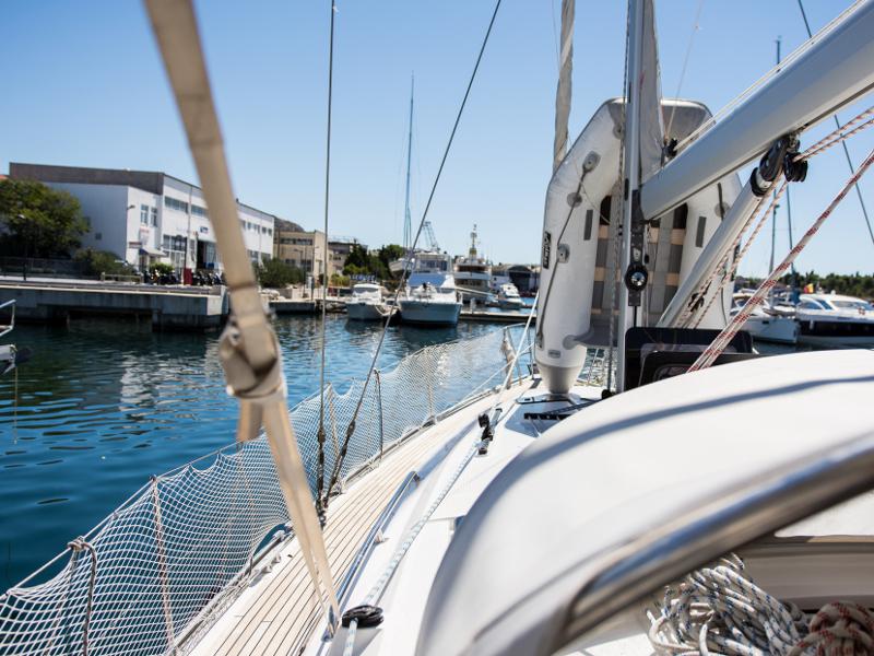 Book yachts online - sailboat - Bavaria 41 Cruiser - STAR LILLI - rent