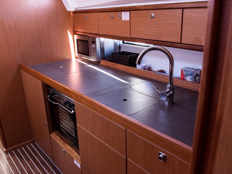 Book yachts online - sailboat - Bavaria 41 Cruiser - STAR LILLI - rent
