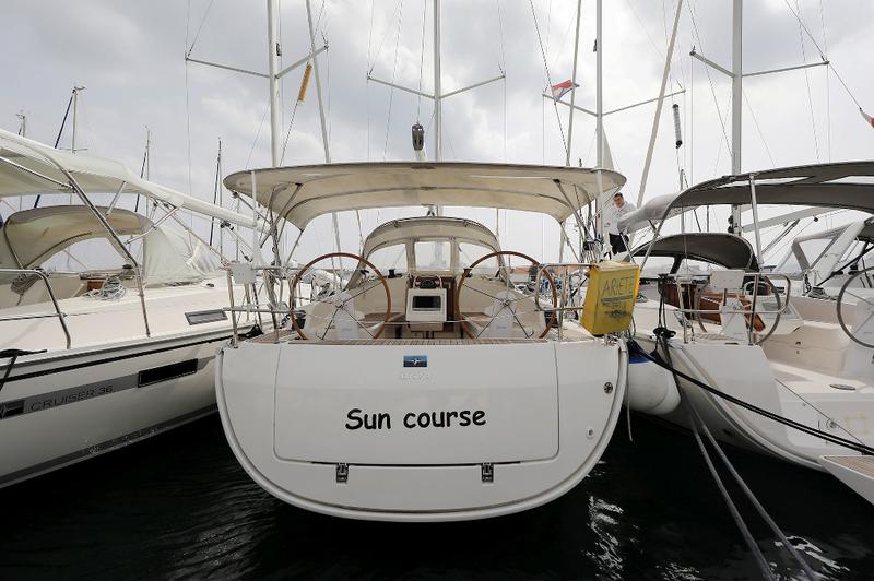 Book yachts online - sailboat - Bavaria Cruiser 37 - SUN COURSE - rent