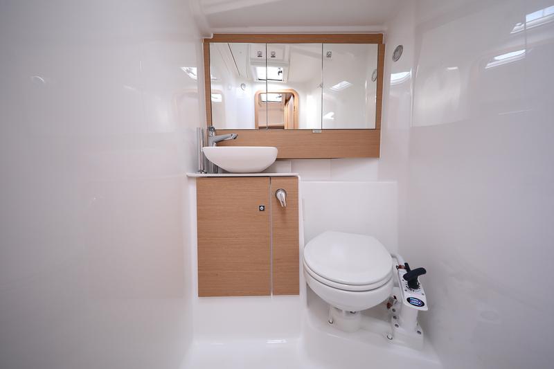 Book yachts online - sailboat - Dufour 430 - ADRIATIC OFFICE - rent