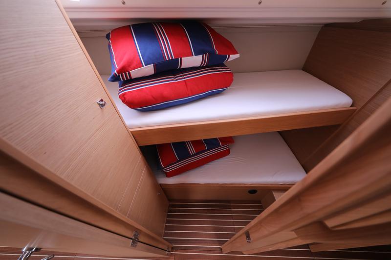 Book yachts online - sailboat - Dufour 430 - ADRIATIC OFFICE - rent