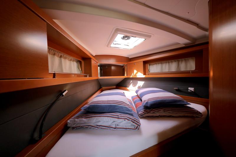 Book yachts online - sailboat - Oceanis 41 - ZYNTHA - rent