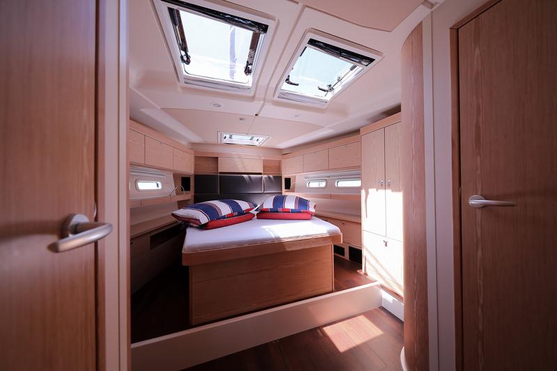 Book yachts online - sailboat - Hanse 575 - VIDAR - rent