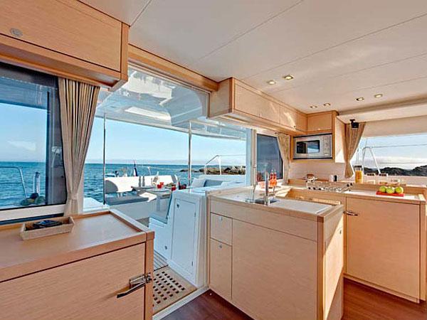 Book yachts online - catamaran - Lagoon 450 - SIMPLY THE BEST - rent