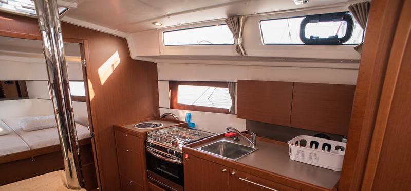 Book yachts online - sailboat - Oceanis 38.1 - SIRINA - rent