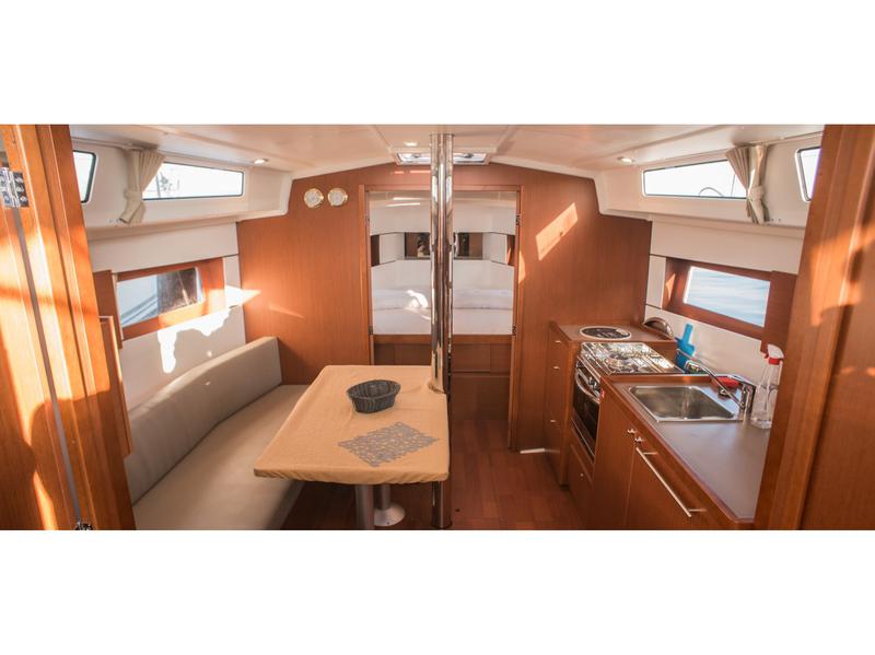 Book yachts online - sailboat - Oceanis 38.1 - SIRINA - rent