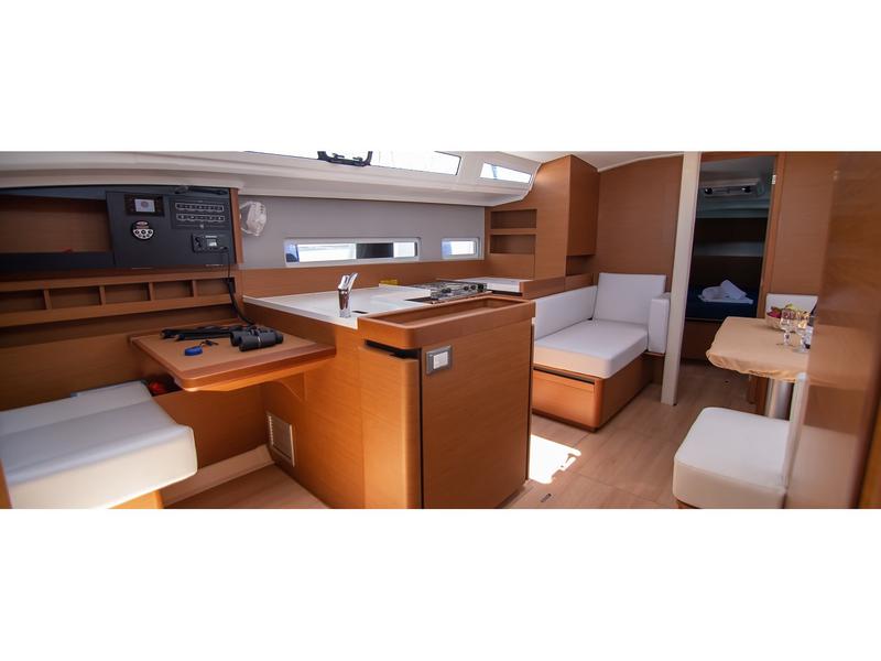 Book yachts online - sailboat - Sun Odyssey 410 - AVRA - rent