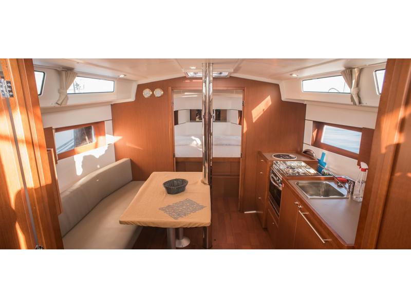 Book yachts online - sailboat - Oceanis 38.1 - MARISA - rent