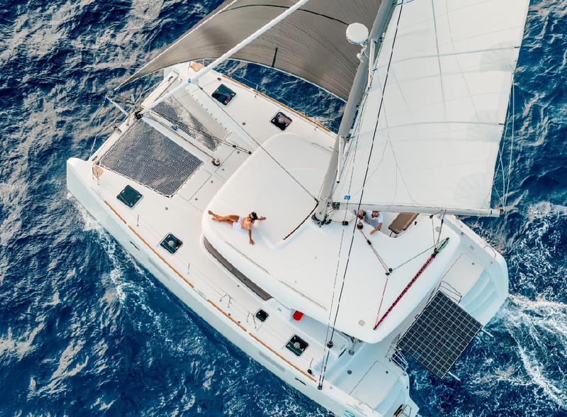 Book yachts online - catamaran - Lagoon 39 - EXPLORER - rent