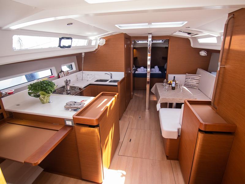 Book yachts online - sailboat - Sun Odyssey 440 - GEORGIA - rent