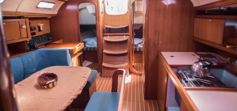 Book yachts online - sailboat - Dufour 385 - IRO - rent