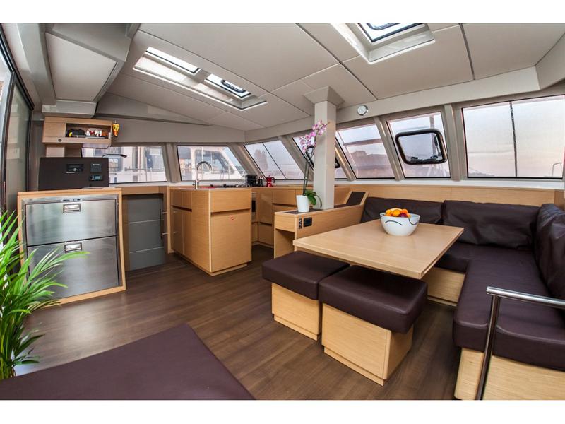 Book yachts online - catamaran - Nautitech 46 Fly - Vesselina - rent