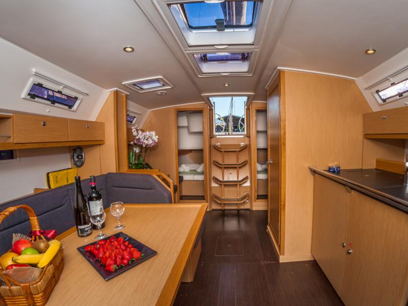 Book yachts online - sailboat - Bavaria Cruiser 40 - Vessy  - rent