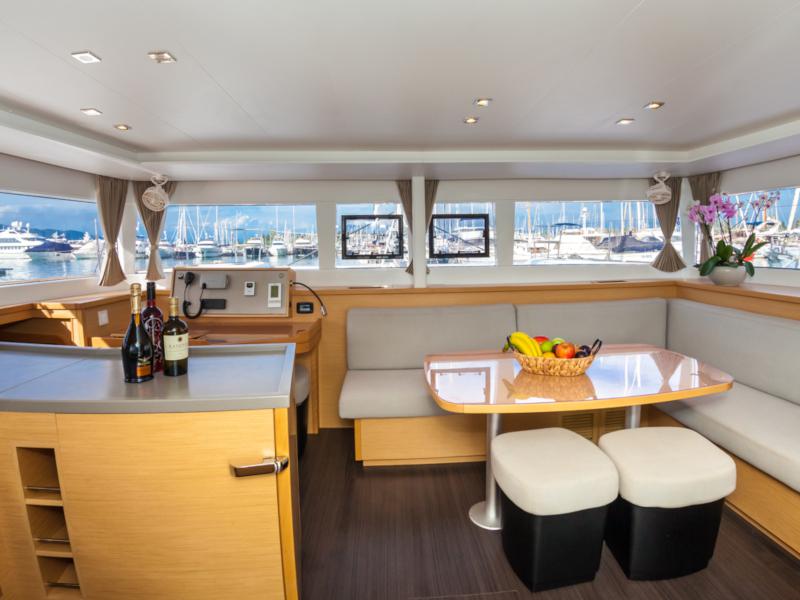 Book yachts online - catamaran - Lagoon 450 - Artemis - rent