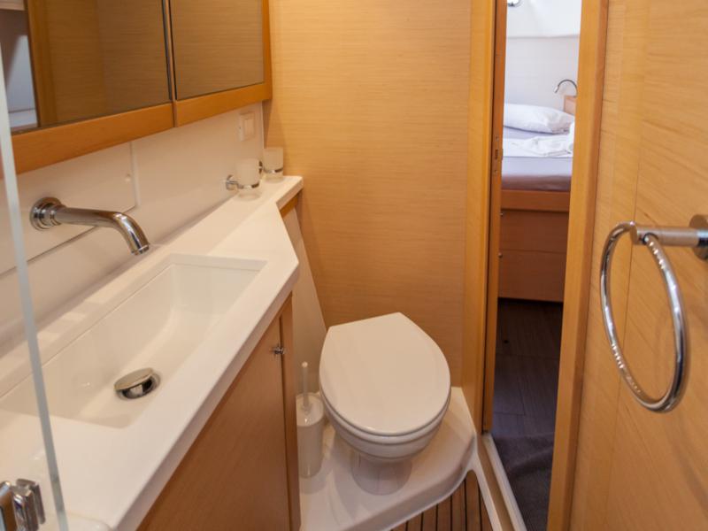 Book yachts online - catamaran - Lagoon 450 - Artemis - rent