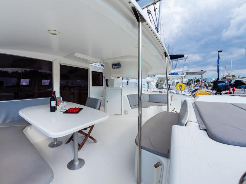 Book yachts online - catamaran - Salina 48 - Melina - rent