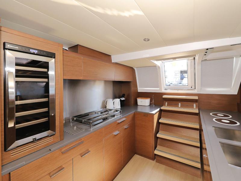 Book yachts online - catamaran - Lagoon 620 - MASTERDREAM  - rent