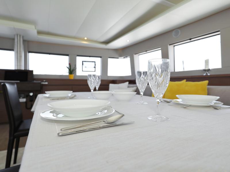 Book yachts online - catamaran - Lagoon 620 - MASTERDREAM  - rent