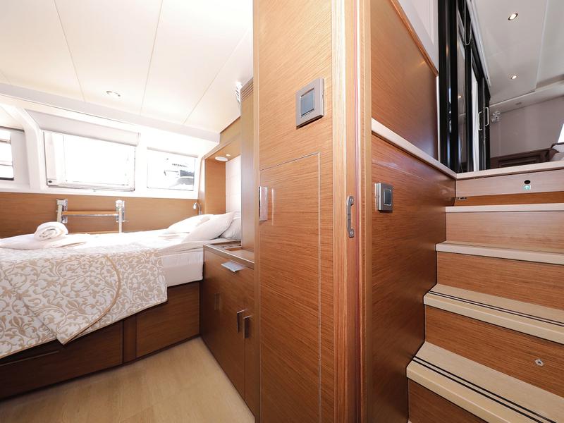 Book yachts online - catamaran - Lagoon 620 - MASTERDREAM  - rent