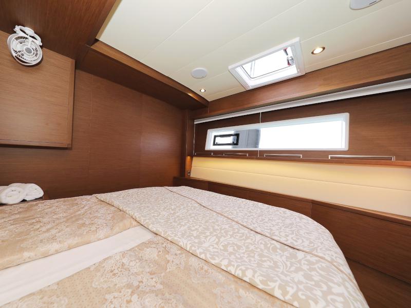 Book yachts online - catamaran - Lagoon 620 - MASTERDREAM  - rent