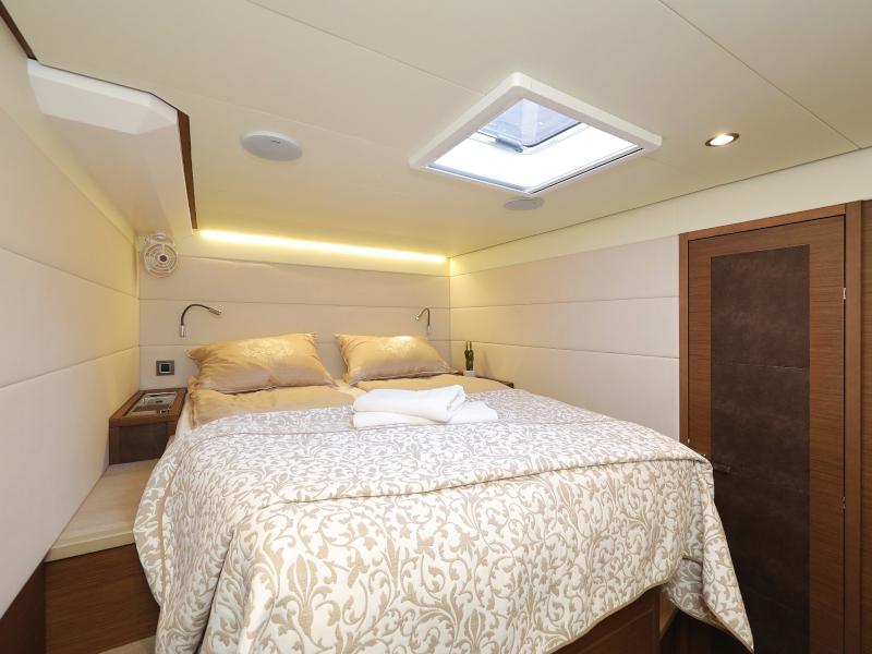 Book yachts online - catamaran - Lagoon 620 - MASTERDREAM  - rent