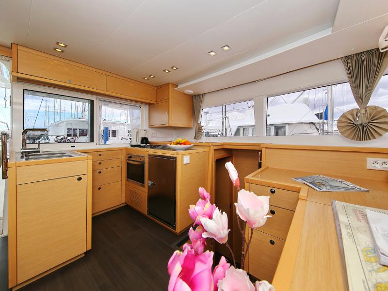 Book yachts online - catamaran - Lagoon 450 F - LADIES&amp;GENTLEMEN  - rent